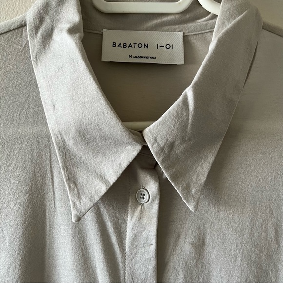 Aritzia Babaton InTouch Light Grey Button Up Shirt Size M - Picture 4 of 4
